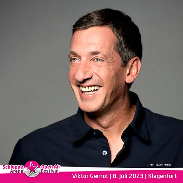Kabarett Viktor Gernot mit dem Programm Schiefliegen in Klagenfurt, Schleppe Arena am 8. Juli 2023